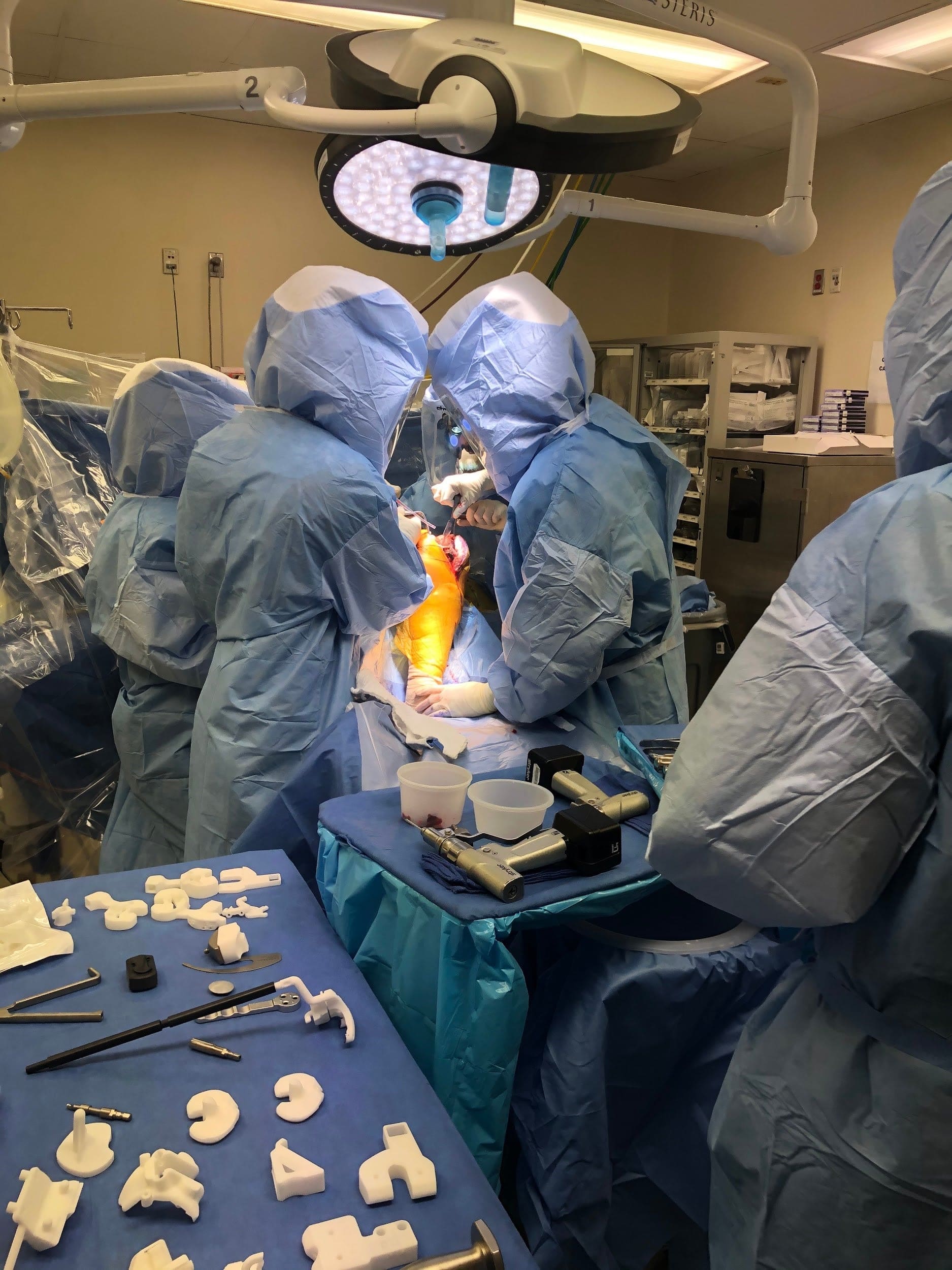 Médicos que realizan la cirugía real Médicos que realizan la cirugía real
